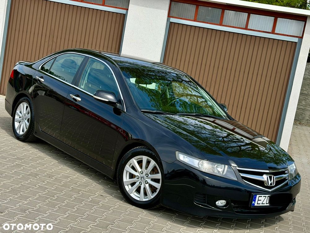 Honda Accord 2.0 Sport - 32