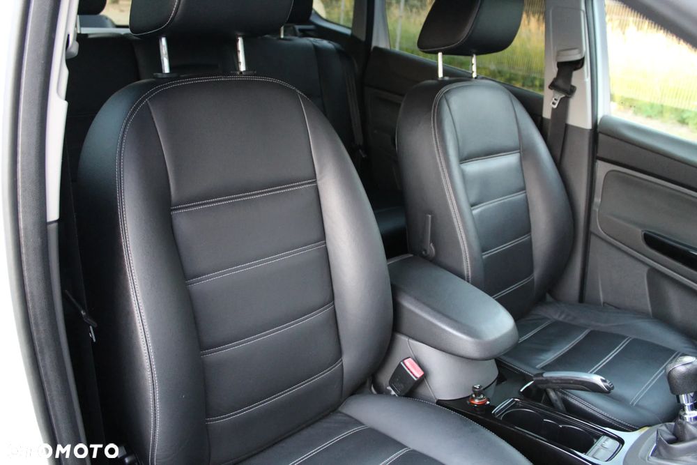 Ford Kuga 2.0 TDCi 4x4 Titanium - 27