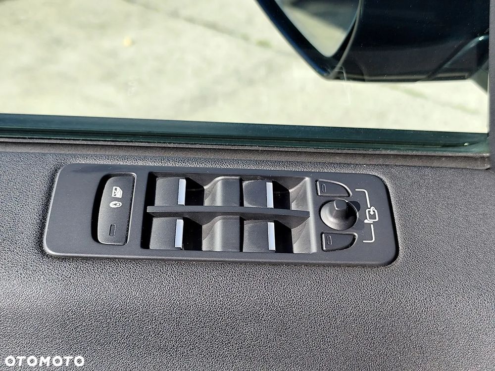 Land Rover Discovery Sport Si4 HSE - 16