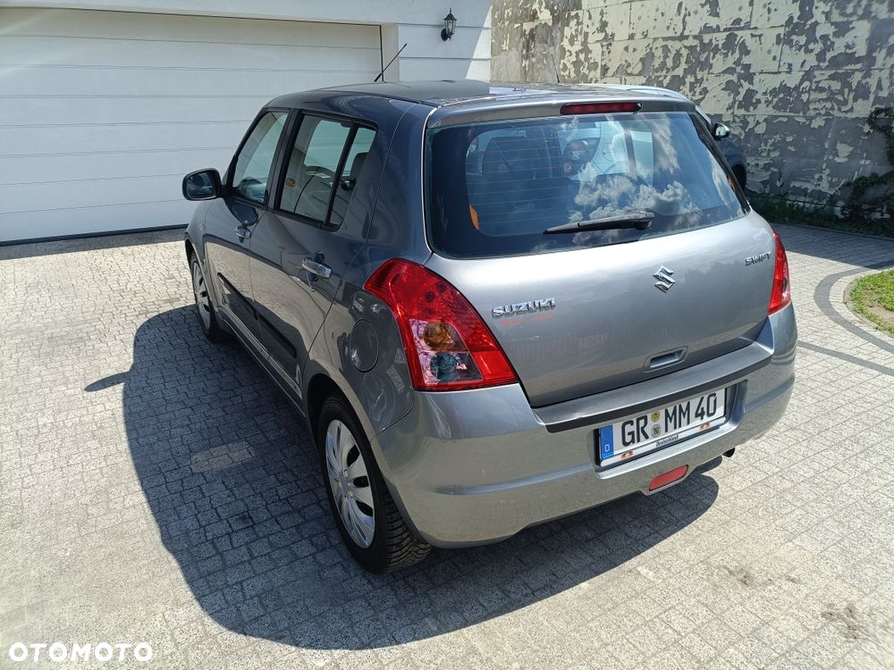 Suzuki Swift - 4