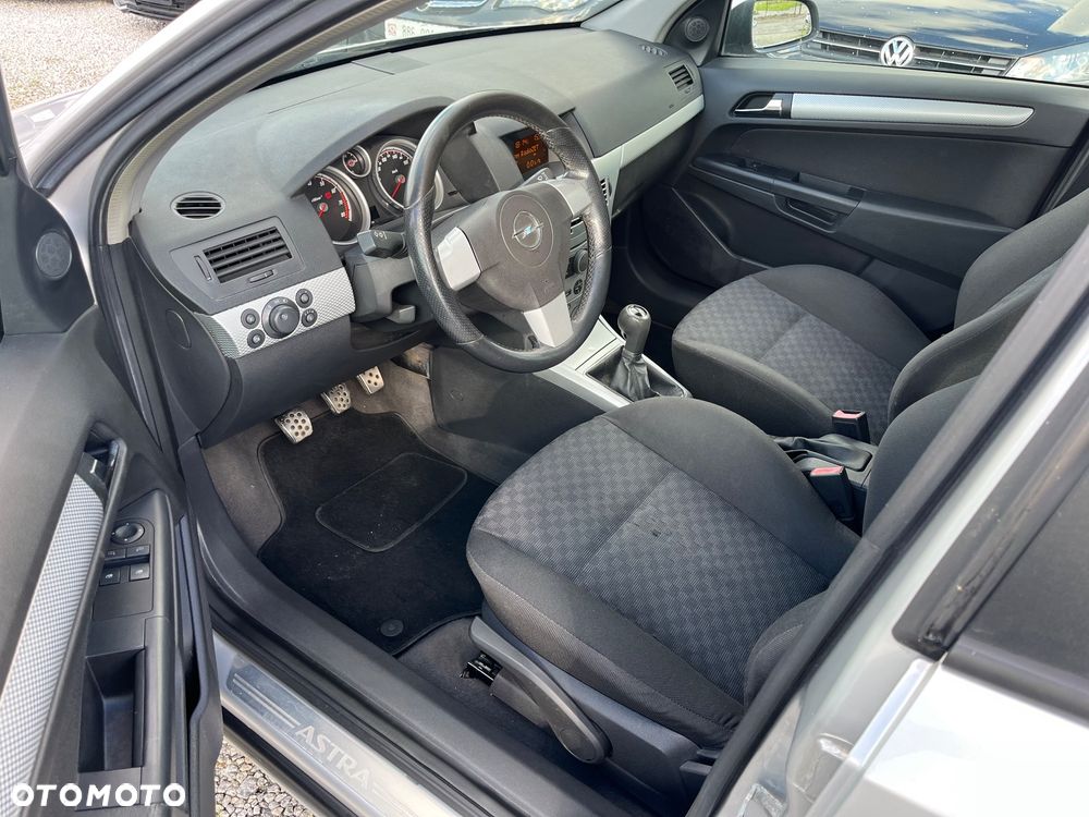 Opel Astra 1.6 Sport - 21