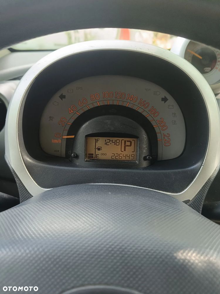 Daihatsu Sirion 1.3 - 5