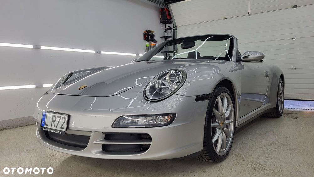 Porsche 911 Carrera 4 - 14