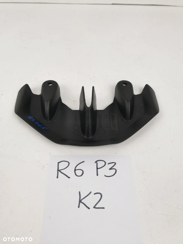 Triumph Street Triple 765RS wypełnienie pod lampę wlot lotka 23-