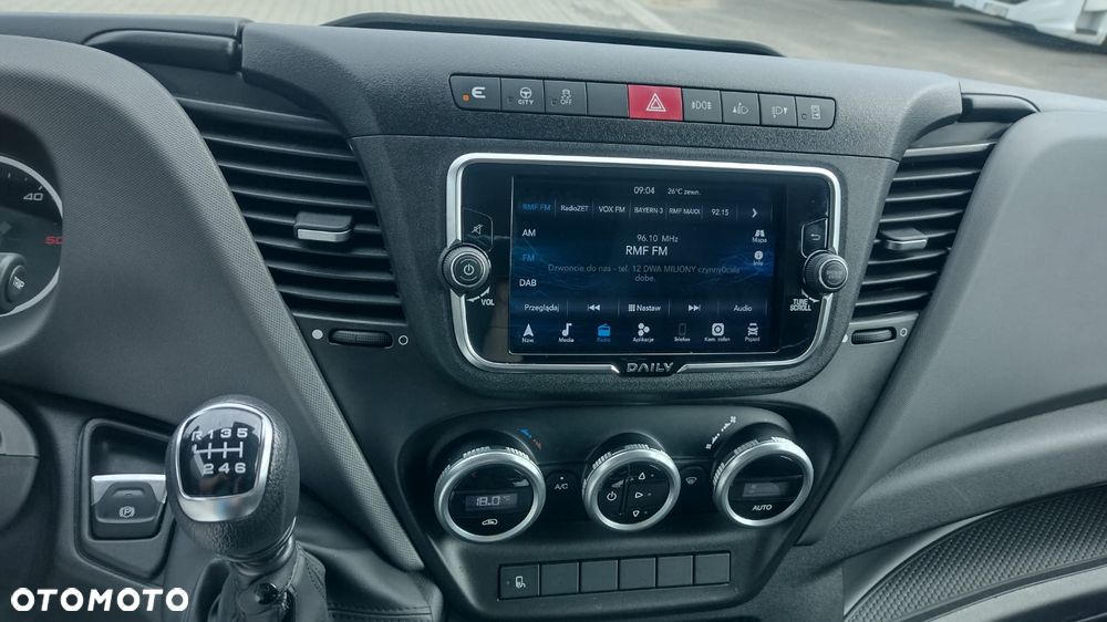 Iveco Daily 35S18 furgon izotermiczny izoterma agregat - 16