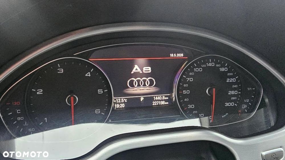 Audi A8 4.2 TDI DPF (clean diesel) quattro tiptronic Lang - 9