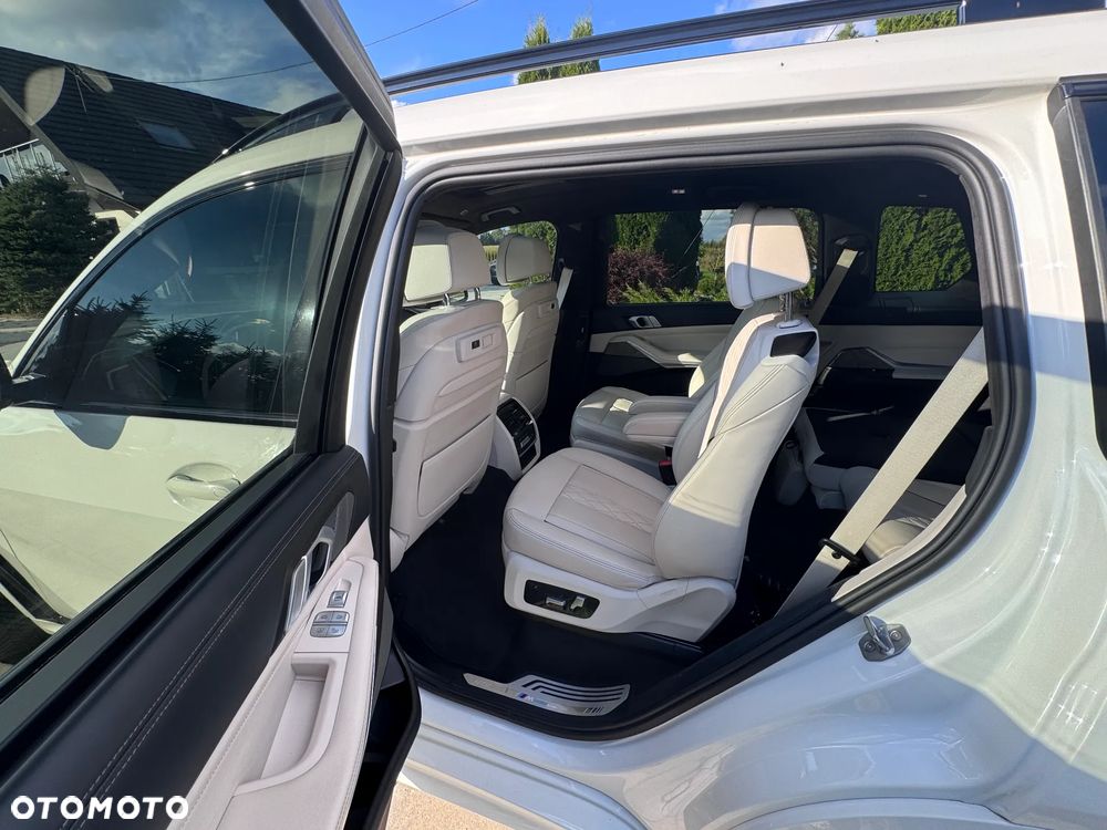 BMW X7 M50i sport - 26