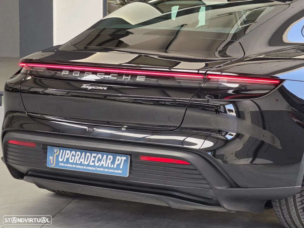 Porsche Taycan 4 - 19