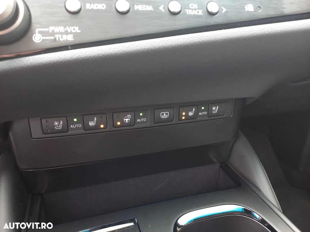 Lexus Seria ES 300h 2.5 TNGA HV 25H- 4X2 CVT Luxury - 29