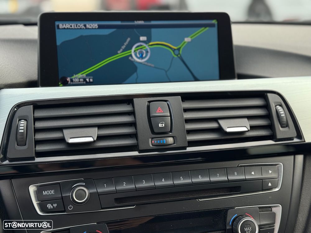 BMW 318 d Auto Line Sport - 17