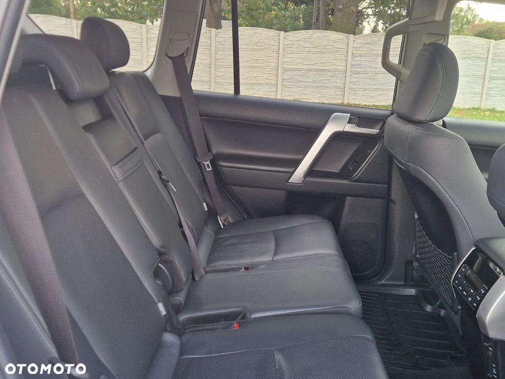 Toyota Land Cruiser - 29