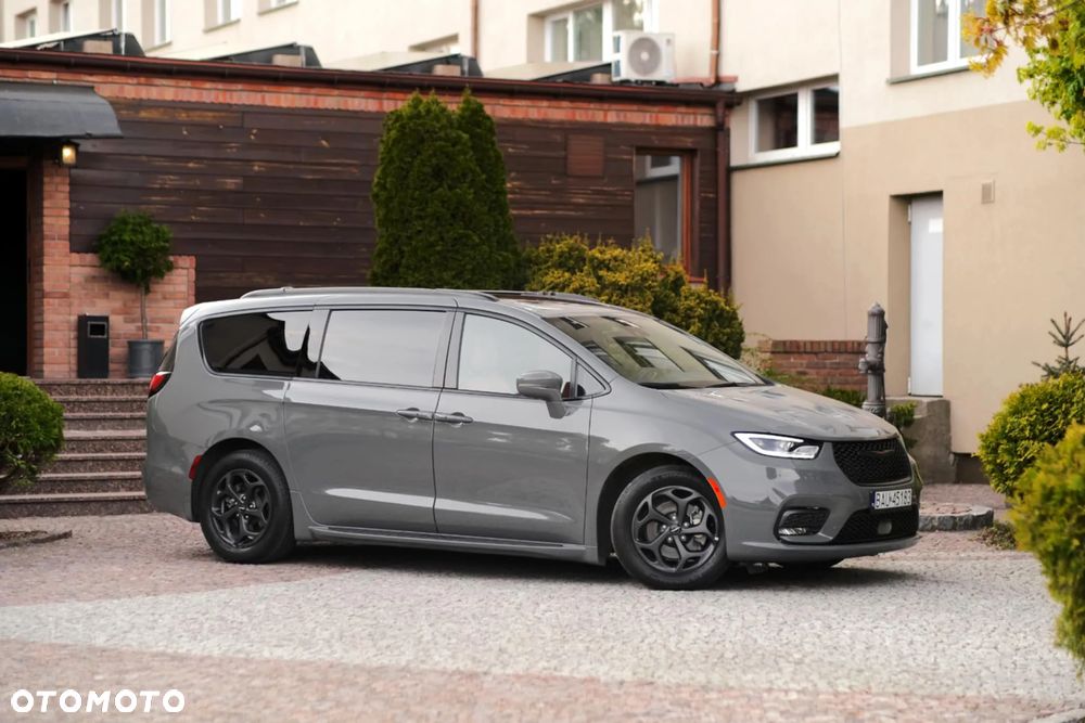 Chrysler Pacifica - 8