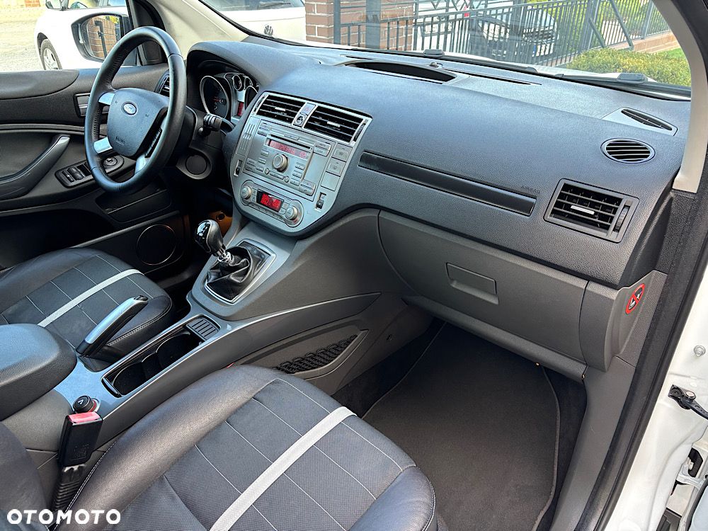 Ford Kuga 2.0 TDCi 4x4 Titanium - 27