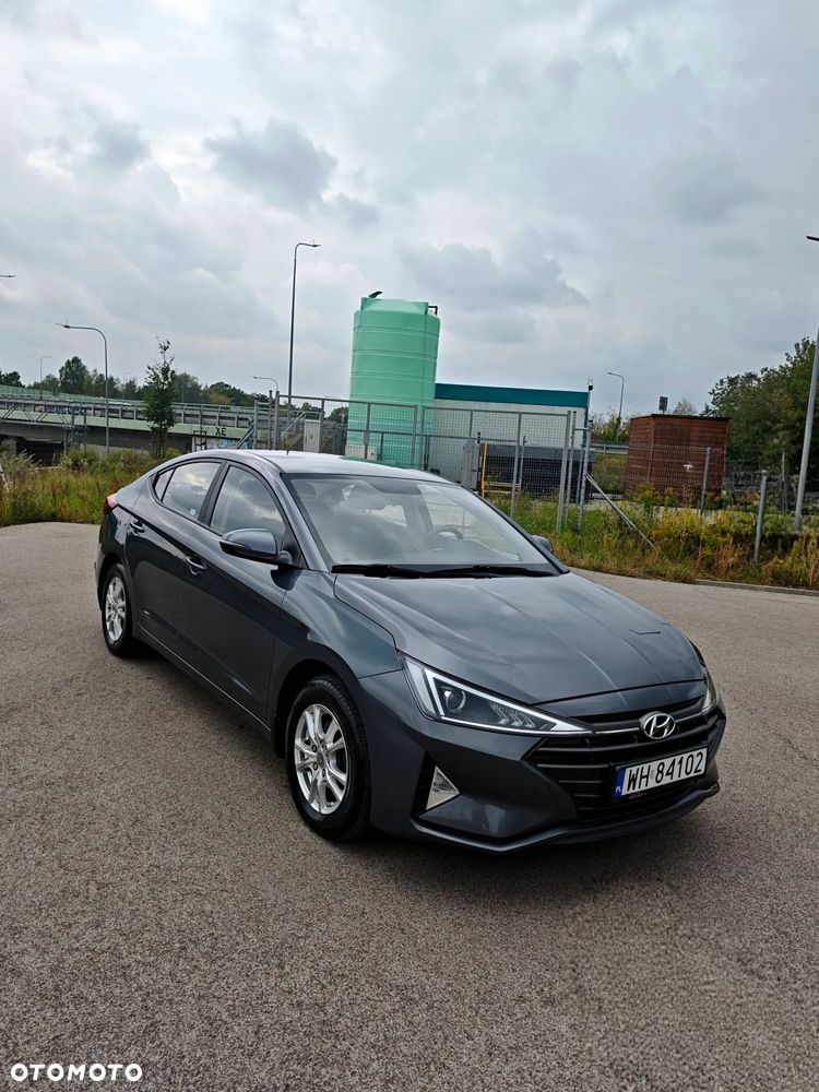 Hyundai Elantra 1.6 Classic Plus - 3