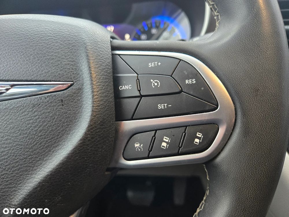 Chrysler Pacifica - 29