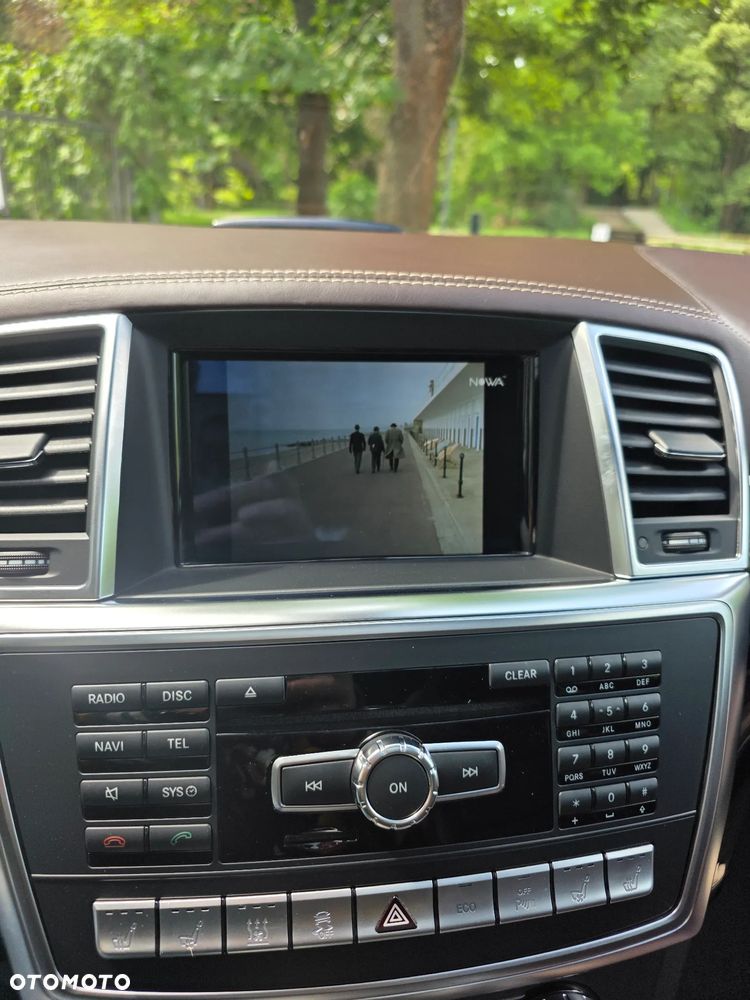 Mercedes-Benz GL - 11