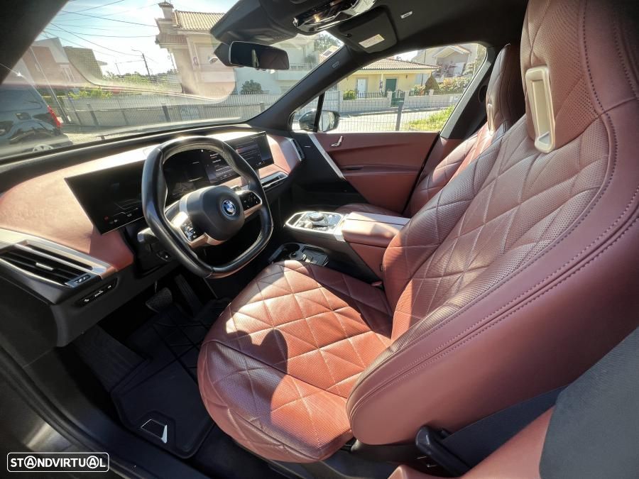 BMW iX xDrive 40 Pack Desportivo - 24