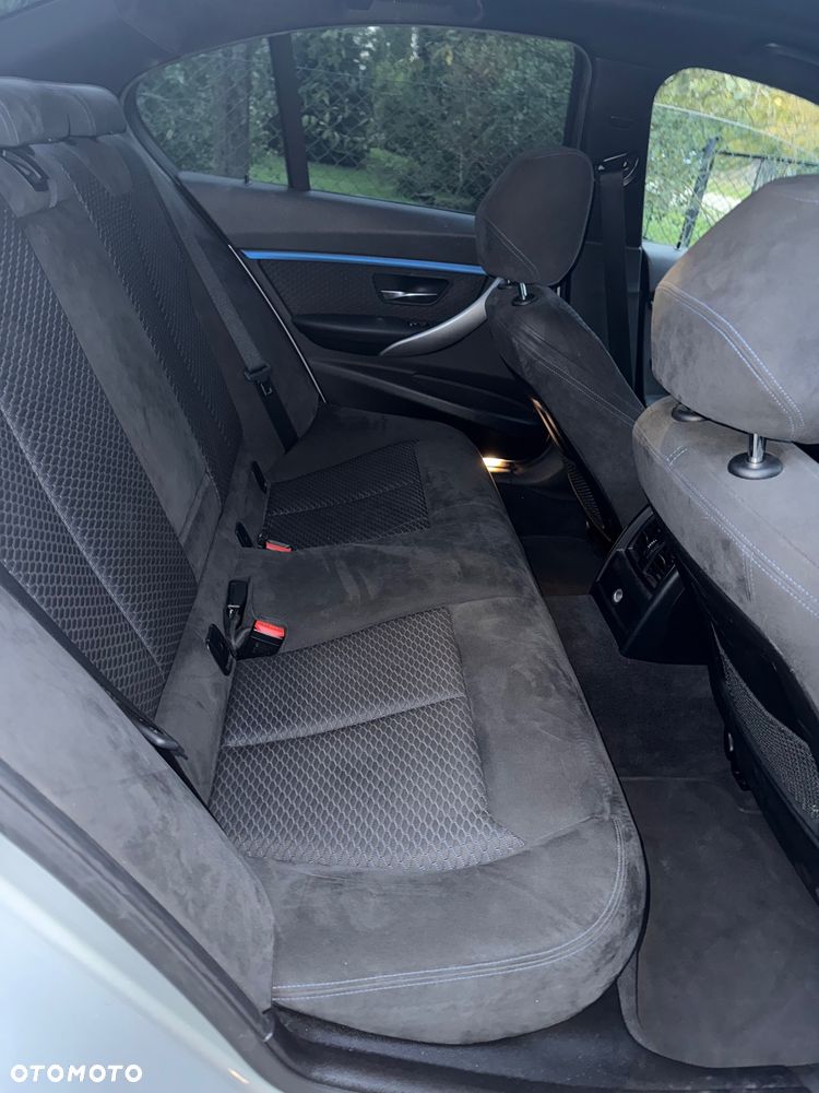 BMW Seria 3 320d xDrive Sport Line - 7