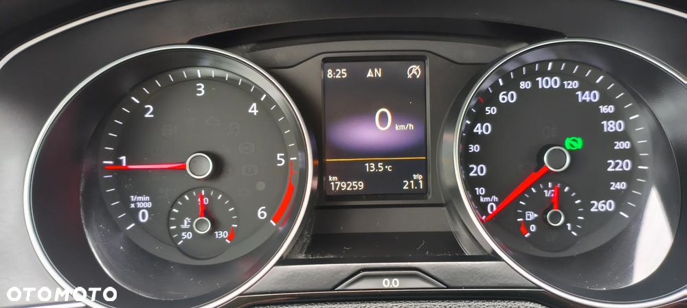 Volkswagen Passat 2.0 TDI SCR DSG Highline - 9