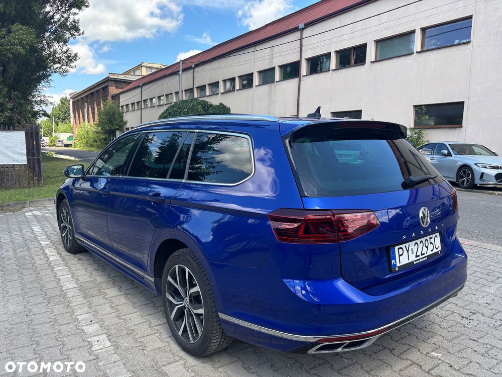 Volkswagen Passat 2.0 TDI SCR DSG 4Motion Elegance - 3