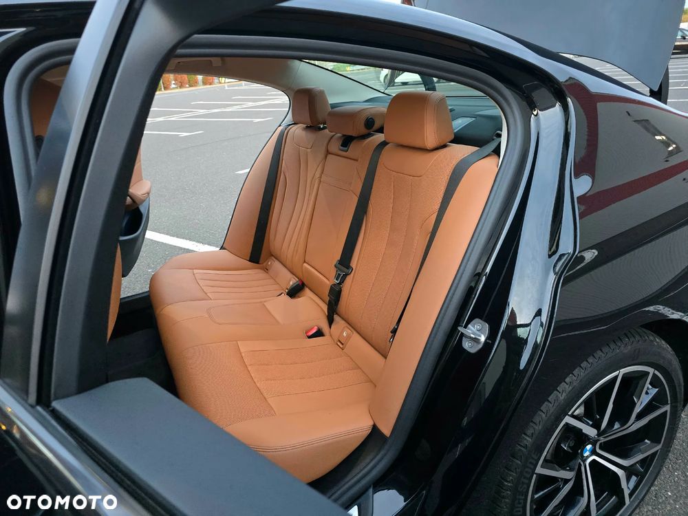 BMW Seria 5 530e Luxury Line - 16
