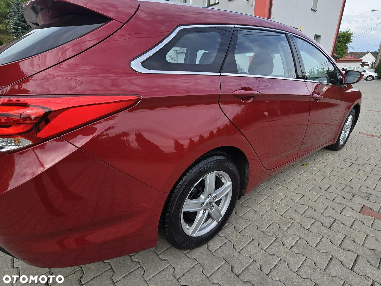 Hyundai i40 Kombi blue 1.6 Trend - 15
