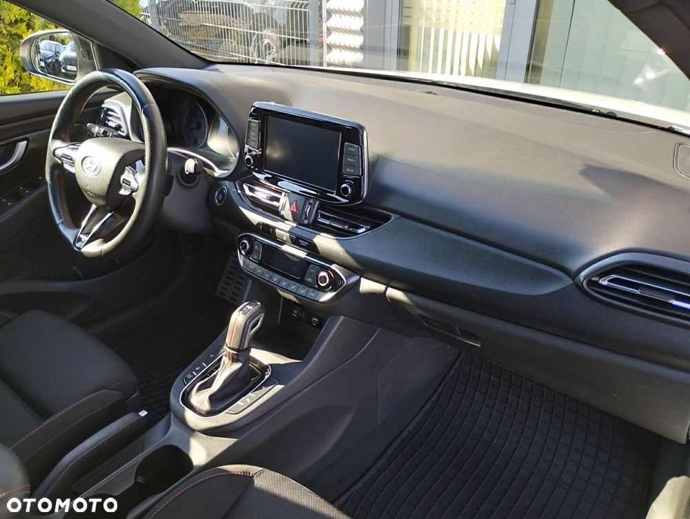 Hyundai i30 1.5 T-GDI 48V Executive DCT - 11
