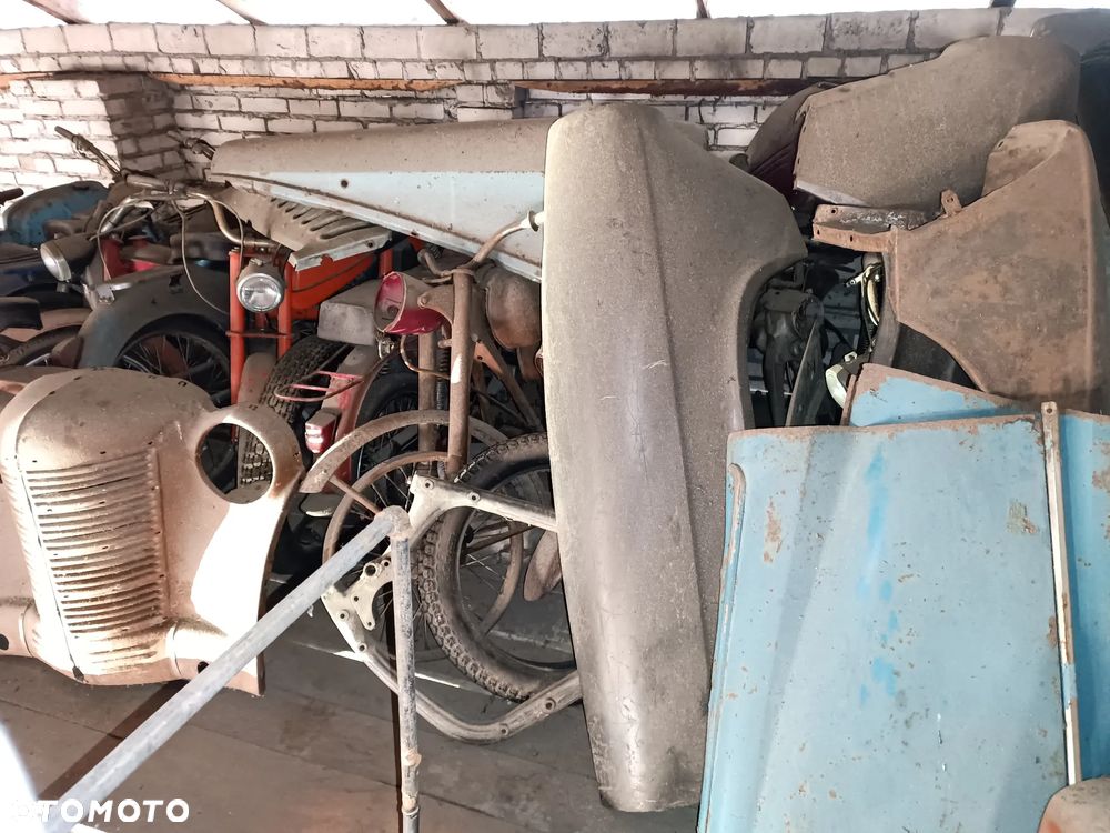 Wołga M21 / 24 części Drzwi Błotniki Nadkola Silnik Koła Chromy Lampy - 40