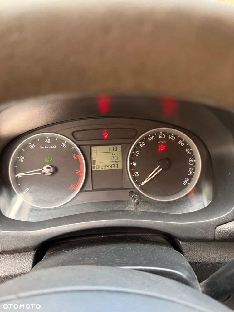 Skoda Fabia - 8