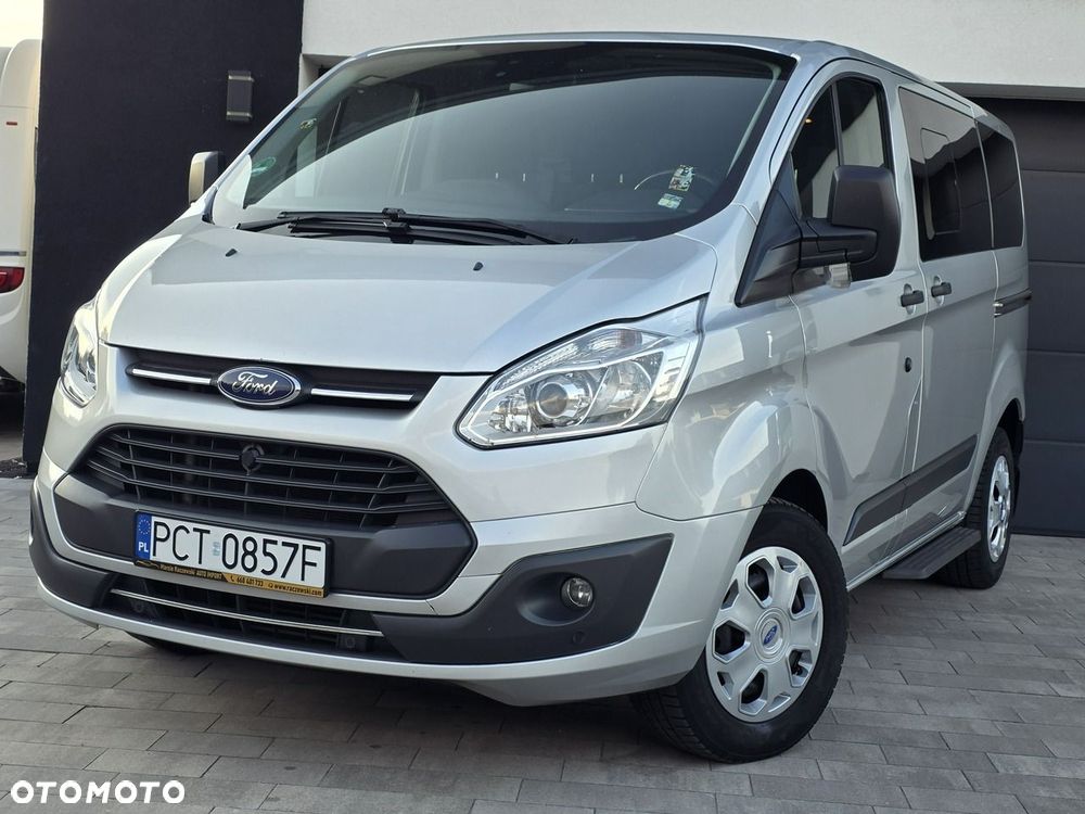 Ford Tourneo Custom - 32