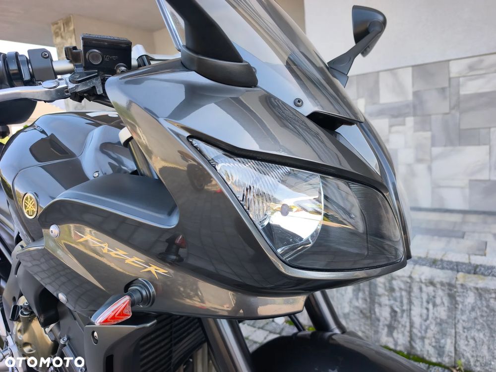 Yamaha FZ - 12