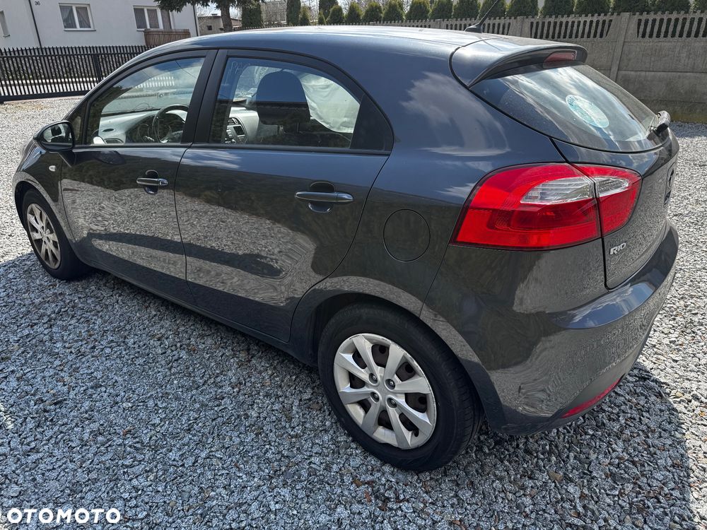 Kia Rio - 6
