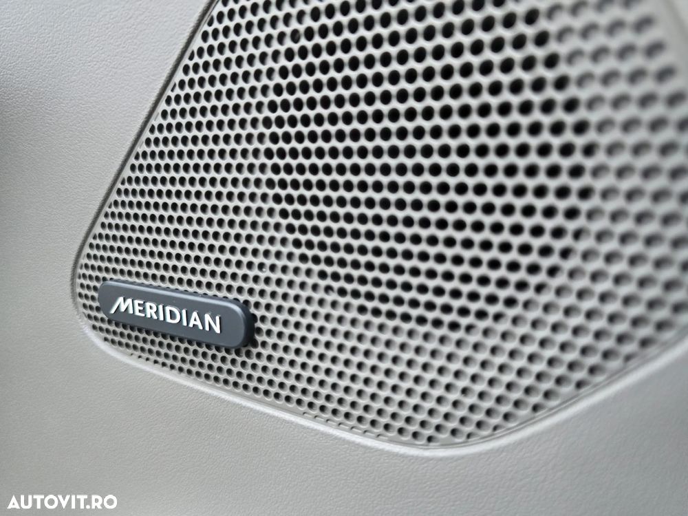 Jaguar F-Pace 30t AWD Portfolio - 30