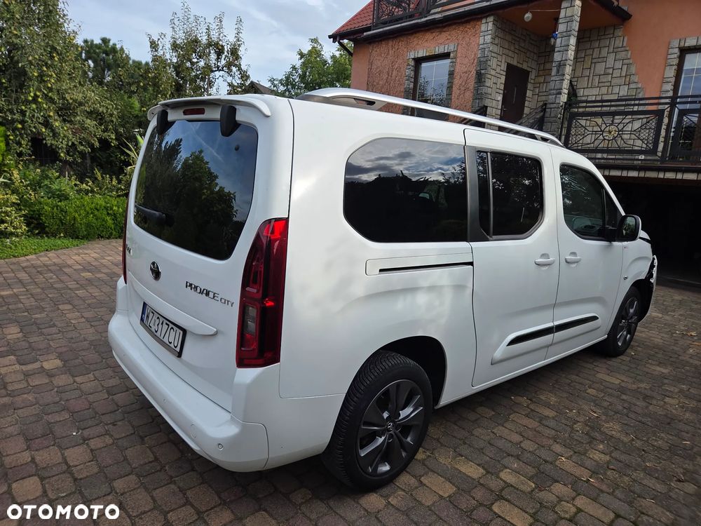 Toyota Proace City Verso Long 1.5 D-4D Family - 2