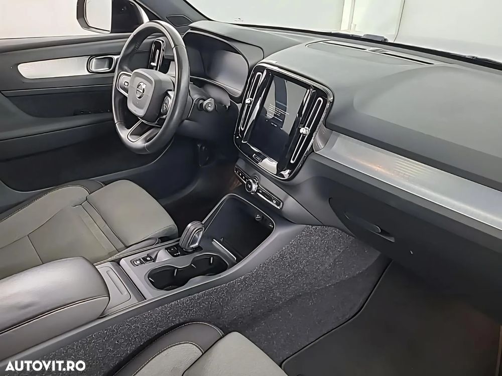 Volvo XC 40 T3 Geartronic Momentum Pro - 7