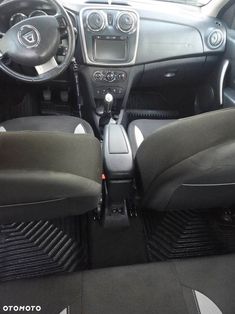 Dacia Sandero 0.9 TCe SL Celebration - 10