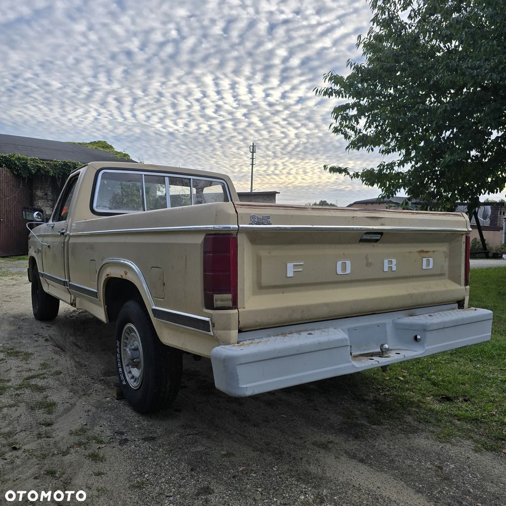 Ford F150 - 4