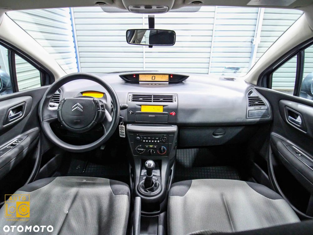 Citroën C4 1.6 16V Style - 4