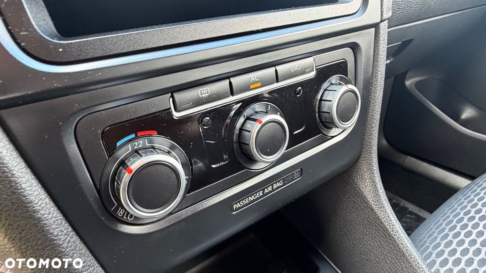 Volkswagen Golf 1.6 TDI DPF Team - 16