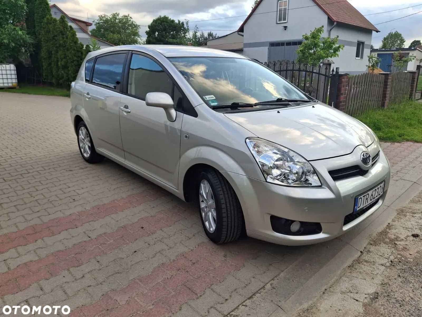 Toyota Corolla Verso 1.8 Premium + - 1