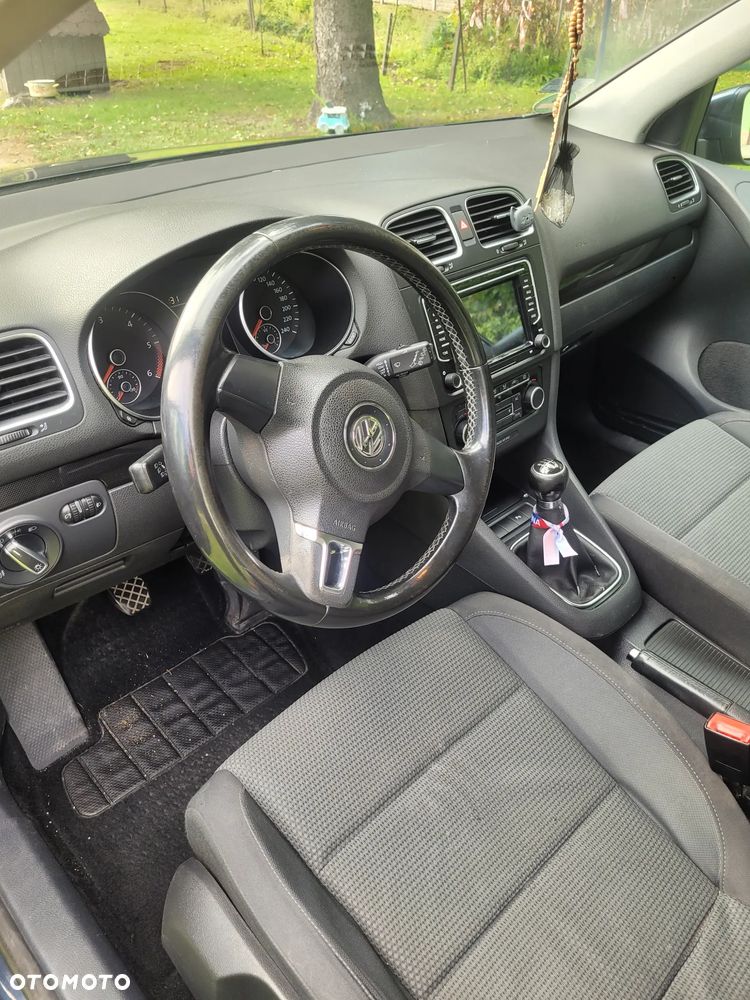 Volkswagen Golf 2010 photo 4