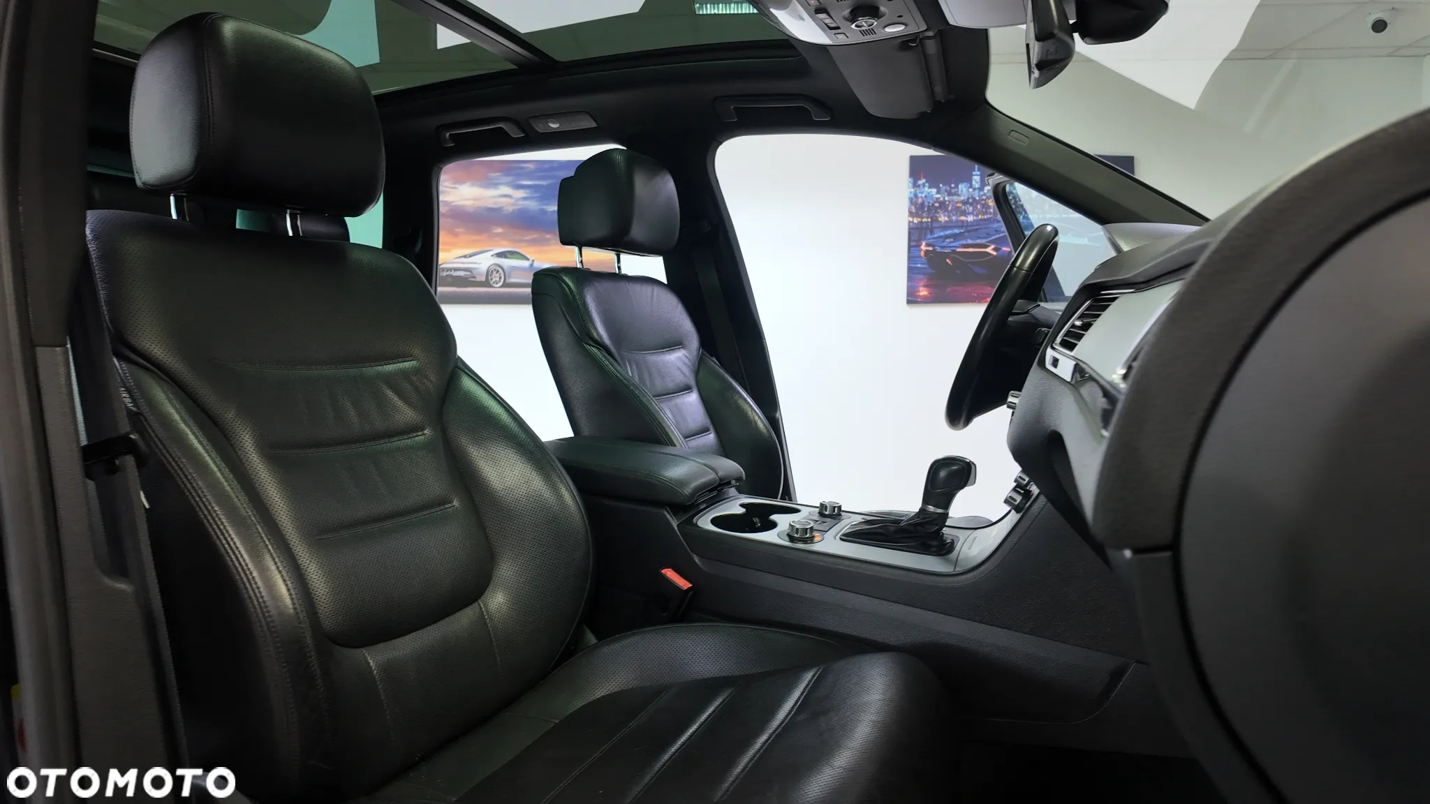 Volkswagen Touareg 3.0 Hybrid Automatik - 36