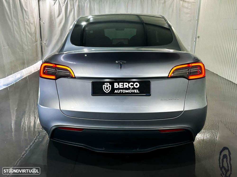 Tesla Model Y Long Range Dual Motor AWD - 6