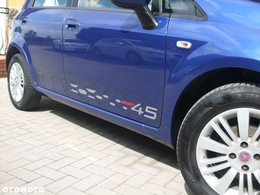 Fiat Grande Punto Actual 1.4 8V Estiva Blue&Me - 34