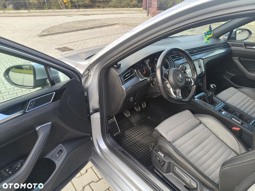 Volkswagen Passat - 16