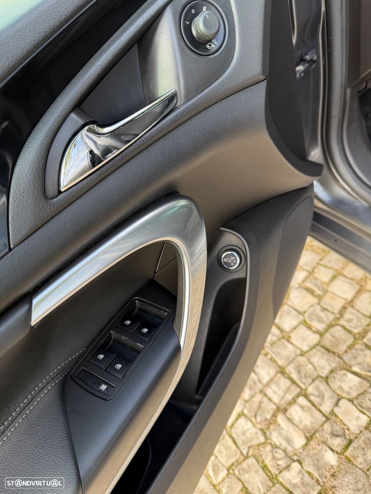 Opel Insignia Sports Tourer 2.0 CDTi Cosmo ecoFLEX - 25