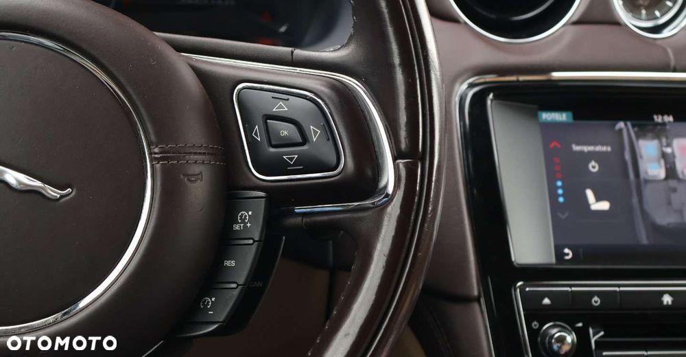 Jaguar XJ - 25