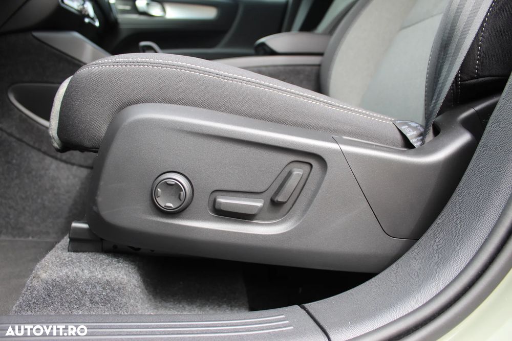 Volvo XC 40 B4 AT FWD MHEV Ultimate Dark - 20