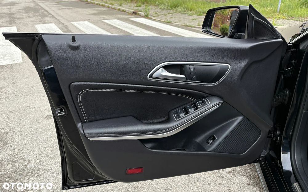 Mercedes-Benz CLA 180 Edition 1 - 25