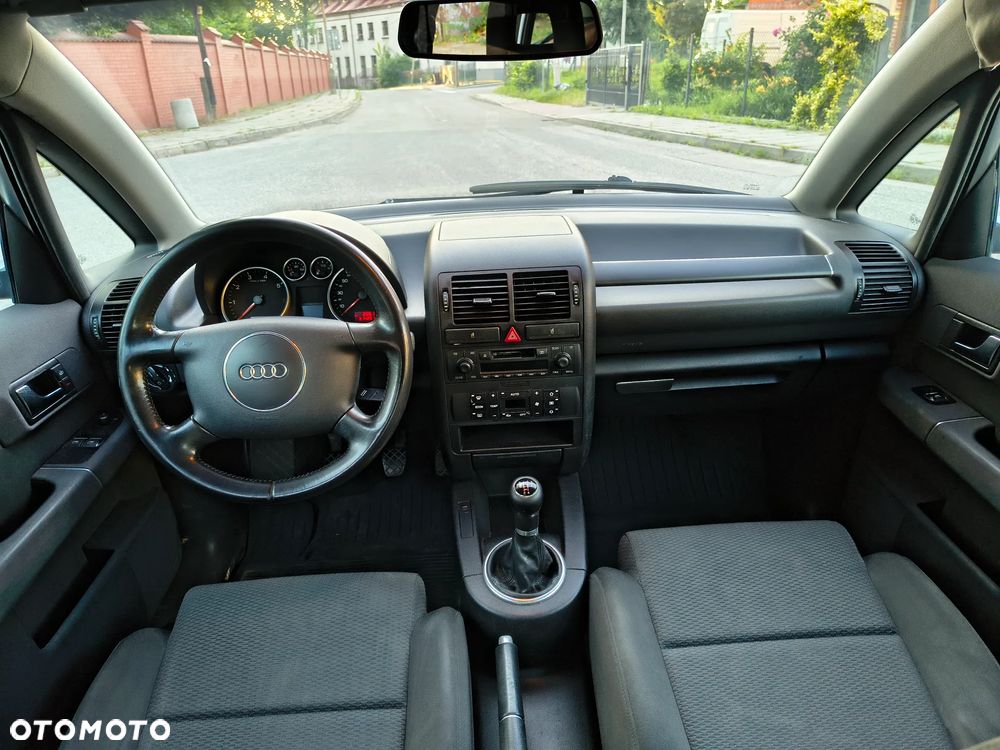 Audi A2 1.4 - 10